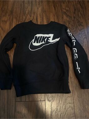 Nike Black Crewneck Sweatshirt with White Logo and Sleeve Print